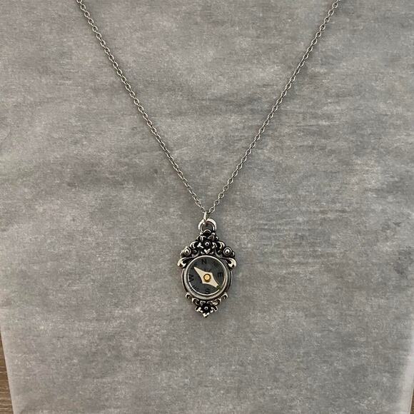 Silver tone compass necklace - Picture 7 of 8